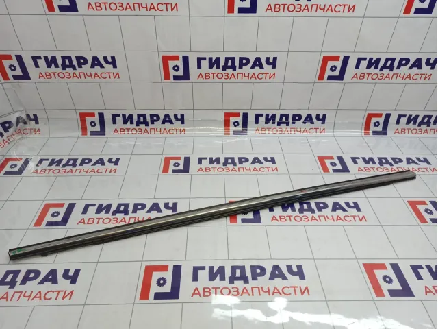 Накладка стекла переднего правого Mazda CX-7 EG21-50-640G
