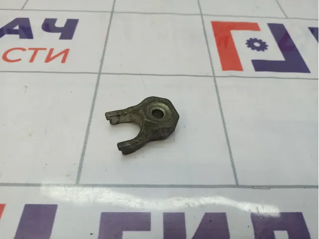 Кронштейн форсунки Mazda CX-7 L3K9-13-279A