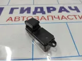 Кнопка стеклоподъемника задняя правая Mazda CX-7 EH15-66-380.