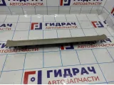 Накладка порога внутренняя передняя правая Mazda CX-7 EG21-68-710B-34. Царапины.