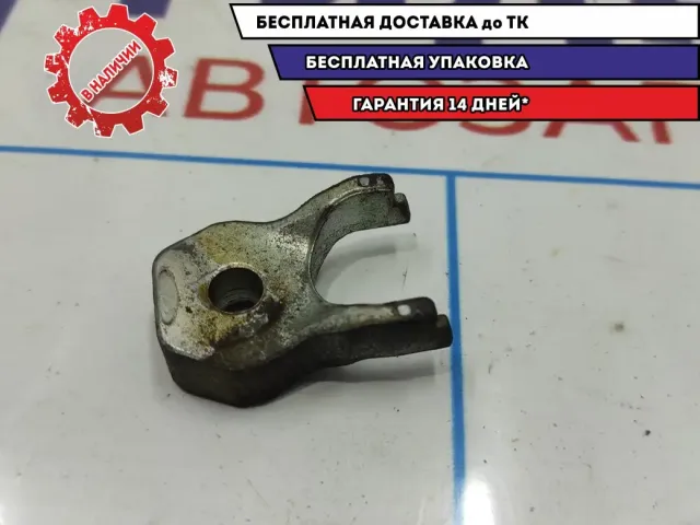 Кронштейн форсунки Mazda CX-7 L3K9-13-279A.