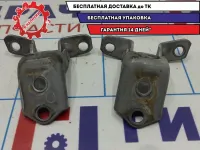 Петля двери передней правой Mazda CX-7 . Комплект.