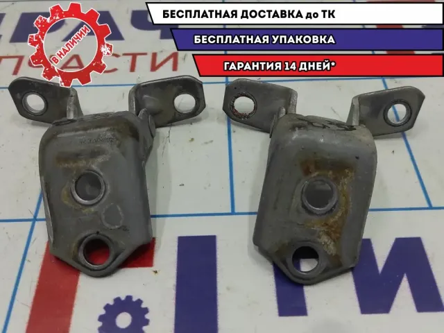 Петля двери передней правой Mazda CX-7 . Комплект.