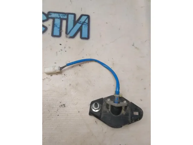 Кнопка открывания багажника Mazda CX-7 EG23676S0 Отличное состояние