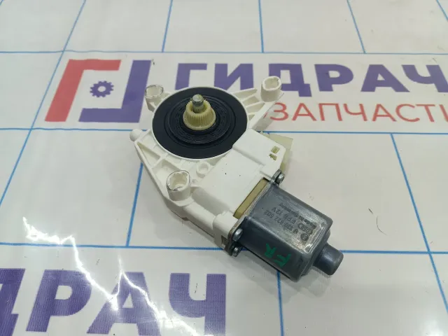 Моторчик стеклоподъемника передний правый Mercedes-Benz GLK (X204) 2048200242