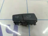 Кнопка центрального замка правая Mercedes-Benz GLK (X204) 2048706410