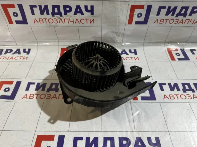 Моторчик отопителя (печки) Mercedes-Benz Axor A0028302408