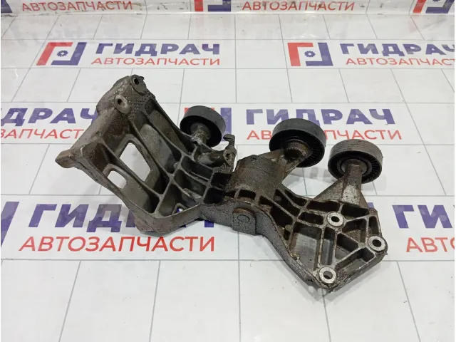 Ролик-натяжитель ремня Mercedes-Benz B-класс A2662000670