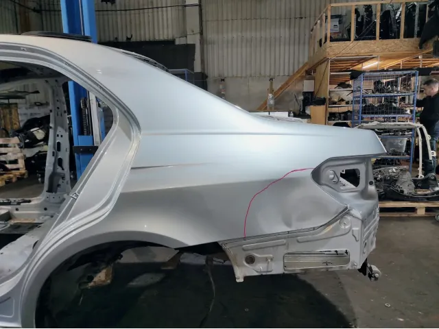 Крыло заднее левое Mercedes-Benz E-Class 200 (W212) A2126300321