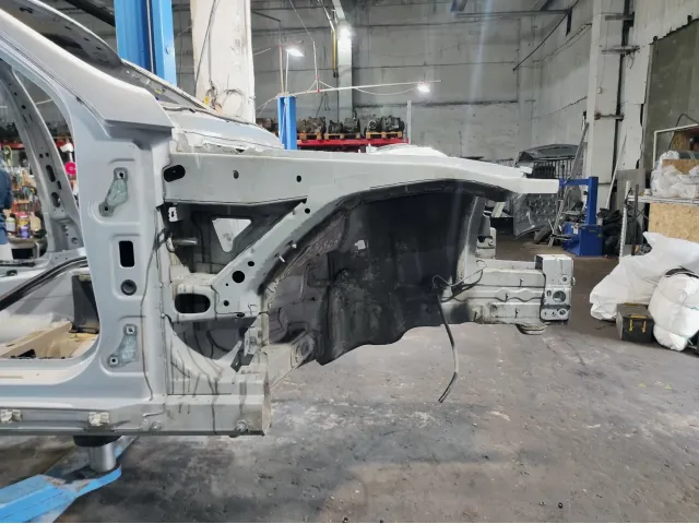 Лонжерон передний правый Mercedes-Benz E-Class 200 (W212)