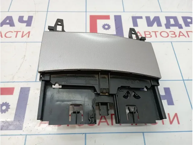 Пепельница передняя Mercedes-Benz E-Class 200 (W212) A2046800179