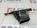 Дефлектор воздушный левый Mercedes-Benz E-Class 200 (W212) A2128300154