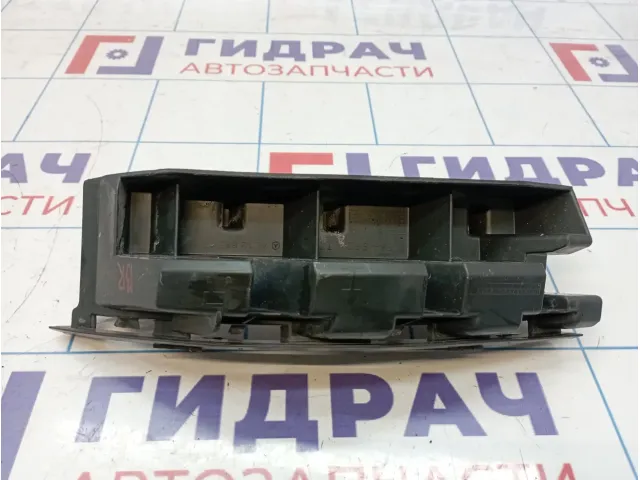Кронштейн заднего бампера правый Mercedes-Benz E-Class 200 (W212) A2128800203