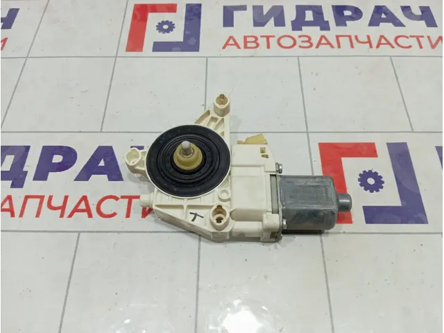 Моторчик стеклоподъемника заднего правого Mercedes-Benz GL-класс A2518200208