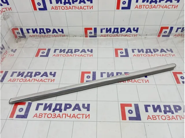 Накладка стекла переднего левого Mercedes-Benz GL-класс A1646907380