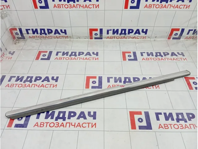 Накладка стекла переднего правого Mercedes-Benz GL-класс A1646907480