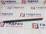 Уплотнитель стекла заднего правого Mercedes-Benz GL-класс A1647351165