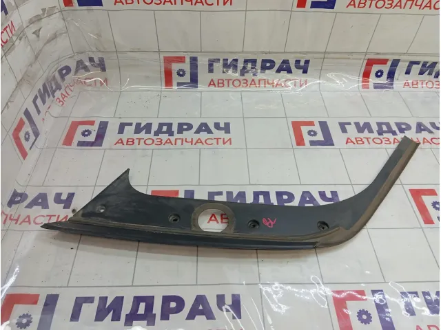 Накладка стекла глухого заднего левого Mercedes-Benz GL-класс A1646700387