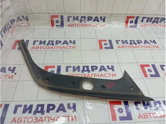 Накладка стекла глухого заднего правого Mercedes-Benz GL-класс A1646700487