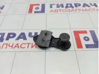 Крючок капота Mercedes-Benz GL-класс A2038800460