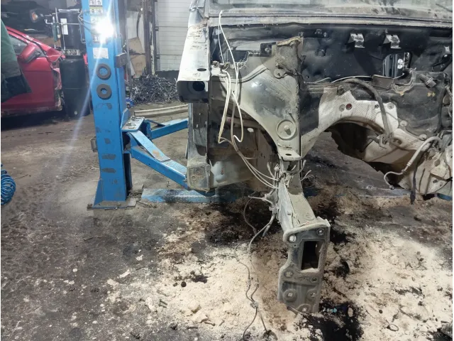 Лонжерон передний правый Mercedes-Benz GL-класс