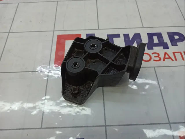 Кронштейн бампера заднего правый Mercedes-Benz GL-класс A1648800230