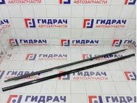 Накладка стекла заднего левого Mercedes-Benz GL-класс A1667351365