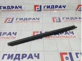 Уплотнитель стекла заднего левого Mercedes-Benz GL-класс A1667352300