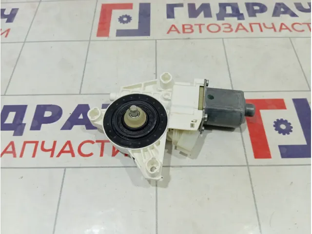 Моторчик стеклоподъемника заднего левого Mercedes-Benz GL-класс A1669060501