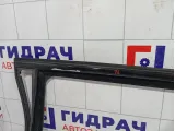 Уплотнитель стекла заднего левого Mercedes-Benz GL-класс A1667350325