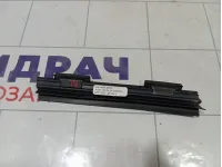 Уплотнитель стекла заднего левого Mercedes-Benz GL-класс A1667300324