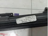 Уплотнитель стекла заднего правого Mercedes-Benz GL-класс A1667300424