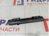 Уплотнитель стекла заднего правого Mercedes-Benz GL-класс A1667300424