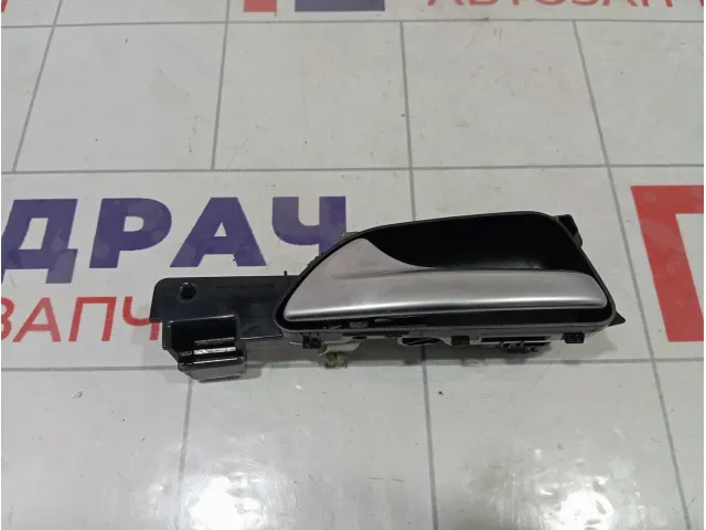 Ручка двери внутренняя левая Mercedes-Benz GL-класс A1667600561