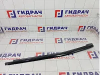 Накладка стекла глухого заднего левого Mercedes-Benz GL-класс A1666902180