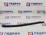 Накладка стекла глухого заднего правого Mercedes-Benz GL-класс A1666902280