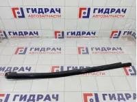 Накладка стекла глухого заднего правого Mercedes-Benz GL-класс A1666902280