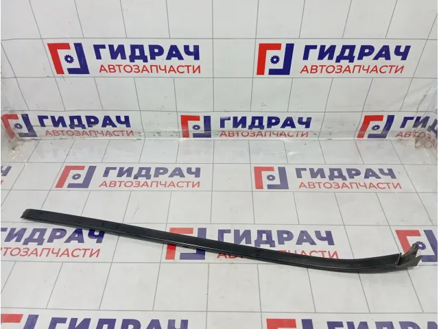 Молдинг лобового стекла правый Mercedes-Benz GL-класс A1666901280