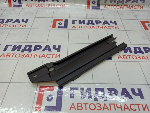 Накладка пола багажника правая Mercedes-Benz GL-класс A1666841431