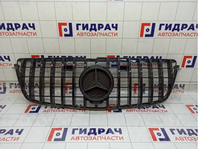 Решетка радиатора Mercedes-Benz GL-класс A1668850054