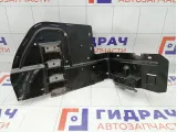 Кронштейн крепления аккумулятора (АКБ) Mercedes-Benz M-класс A1635848217