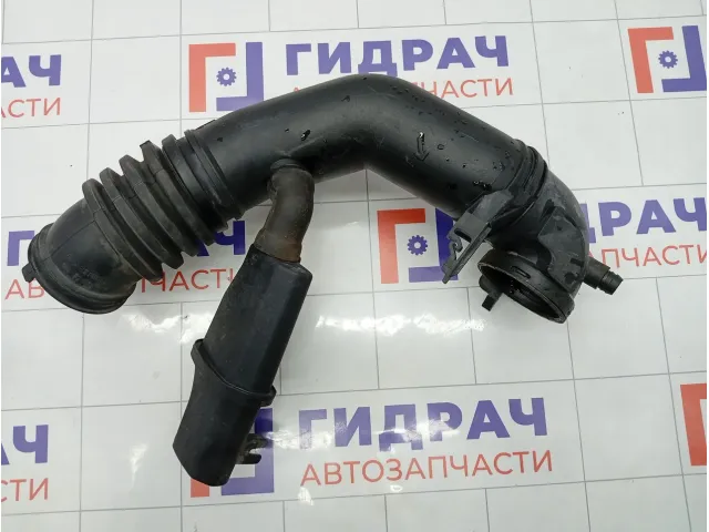 Патрубок воздушного фильтра Mercedes-Benz M-класс A1121410004