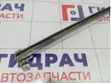Направляющая стекла двери передняя левая Mercedes-Benz M-класс A1637200315