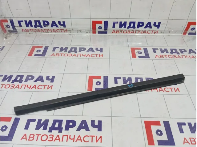 Накладка стекла заднего правого Mercedes-Benz M-класс A1637301224