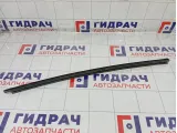 Уплотнитель стекла переднего правого Mercedes-Benz M-класс A1637201824