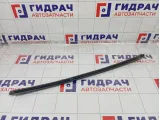 Уплотнитель стекла переднего правого Mercedes-Benz M-класс A1637201824