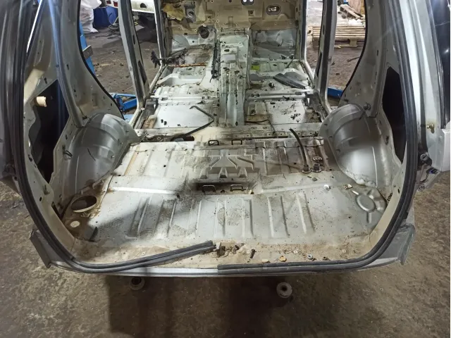 Панель задняя Mercedes-Benz M-класс