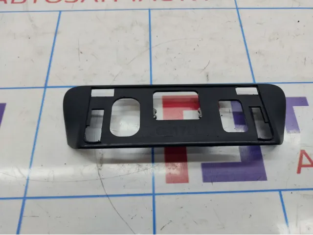 Кронштейн центрального дисплея Mercedes-Benz CLA 200 (C117) 1176800207.