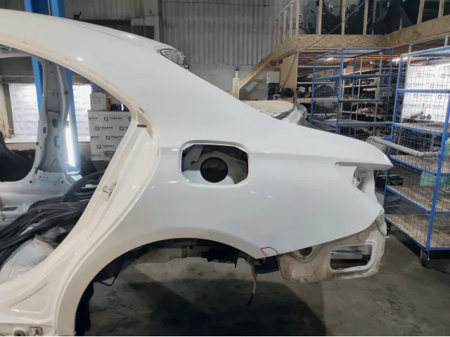 Крыло заднее левое Mercedes-Benz CLA 200 (C117) 1176300121. Дефект.