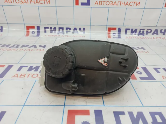 Бачок расширительный Mercedes-Benz CLA 200 (C117) 2465000049. Дефект.
